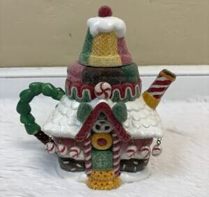NWT Department 56 Gingerbread House Frosted Teapot 2002 Christmas Decor